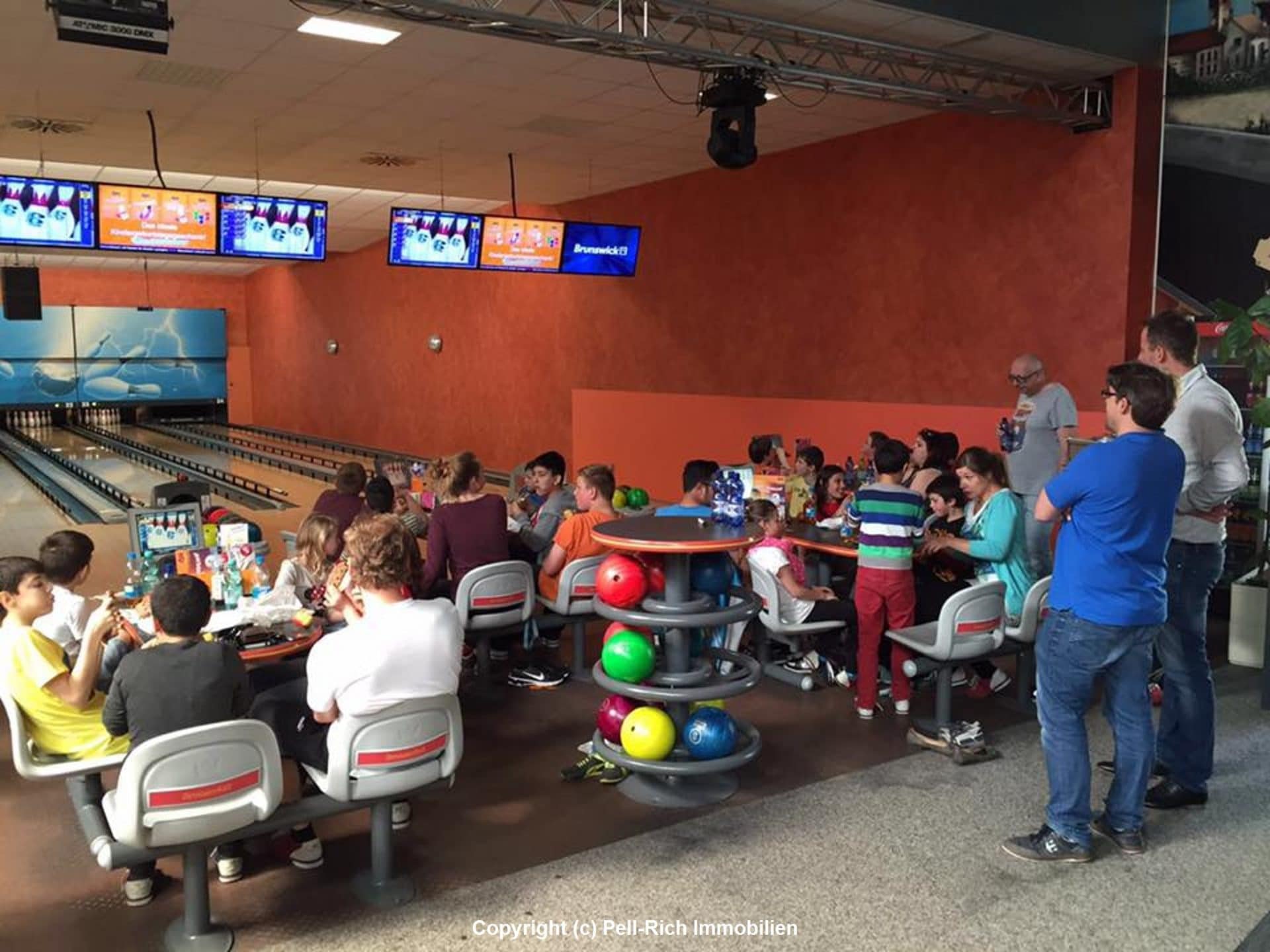 Bowling im Lago-Bowling Center mit den Kindern der Kinder&Jungend-Arche Karlsruhe