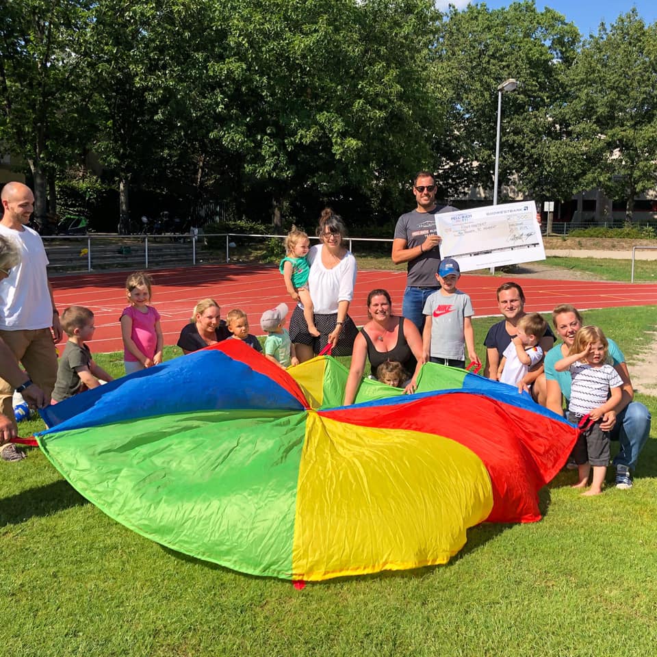 Spende für neue Kinderspielgeräte in Neureut, Juli 2019