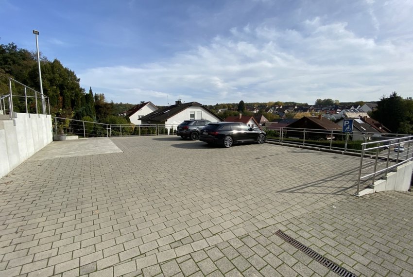 FANKURVE "ZUM WALDENSER" - 180m² großes Restaurant mit 120m² Wohnung am