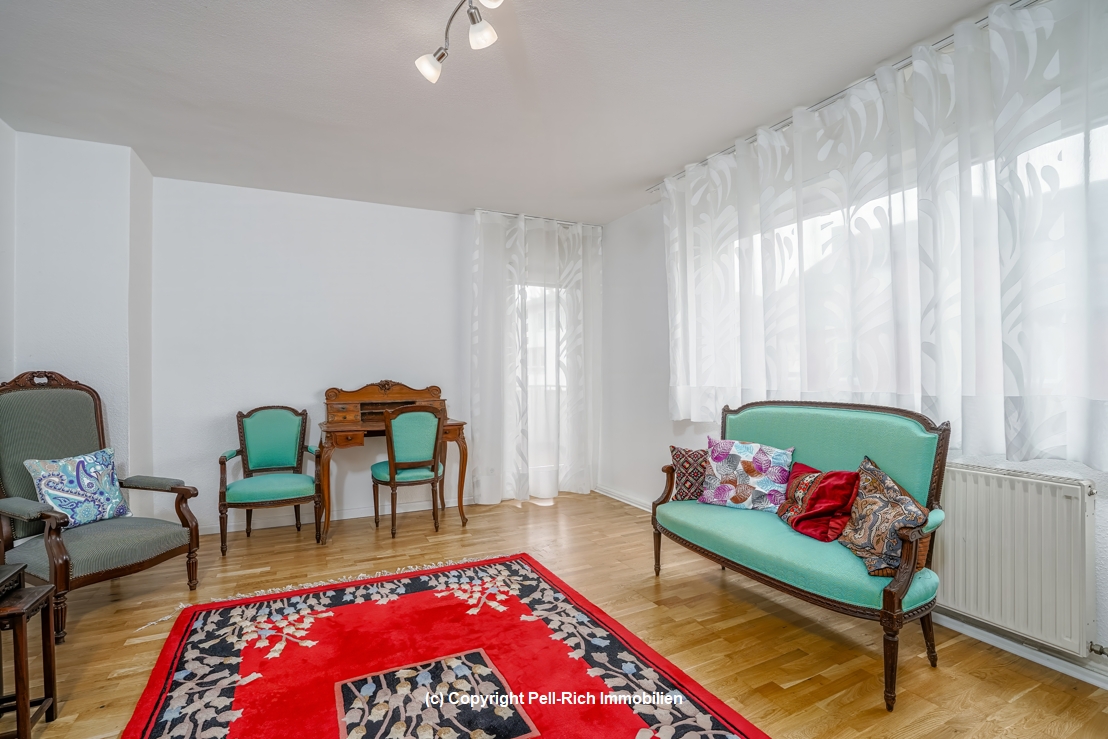 TRÈS CHIC – Bezugsfreie 3-Zimmerwohnung mit Balkon und Loggia im Zentrum Kehls nahe Straßburg