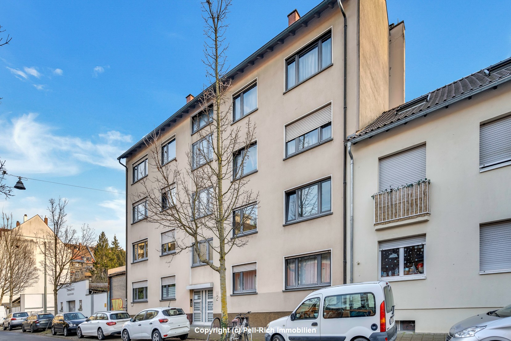 GEWINNBRINGER: Gepflegtes 11-Familienhaus in guter Lage der Karlsruher Oststadt zu verkaufen
