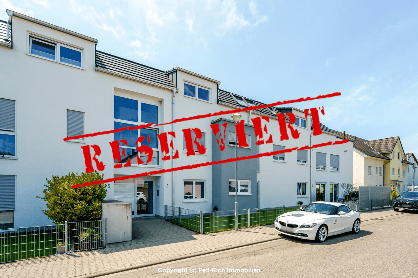 -derzeit reserviert- EIN ZUHAUSE ZUM VERLIEBEN: Hochwertige 4-Zi. Wohnung mit Einbauküche, Westbalkon und TG-Stellplätzen