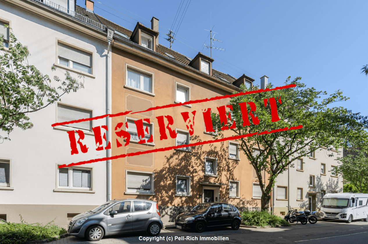 -derzeit reserviert- INVESTMENTCHANCE: Attraktives 9-Familienhaus mit Wertsteigerungspotenzial in Karlsruhe-Weiherfeld