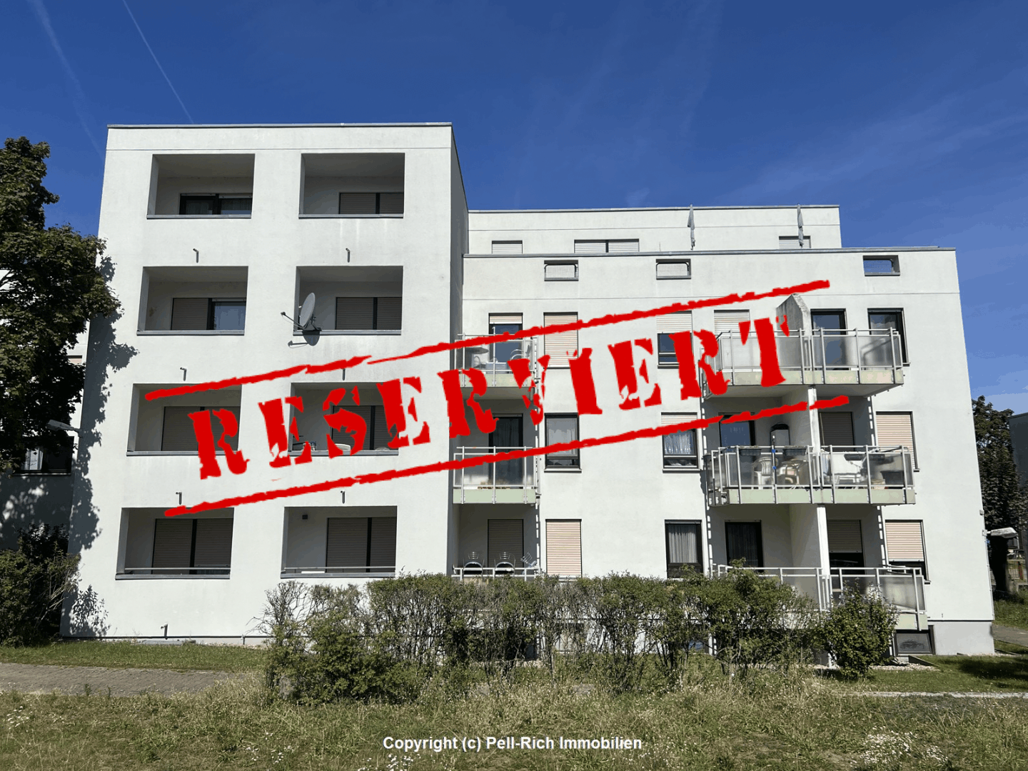 -derzeit reserviert- SONNENPLATZ ÜBER DEN DÄCHERN: 2-Zimmer-ETW mit großzügiger Dachterrasse & TG-Stellplatz in Neureut