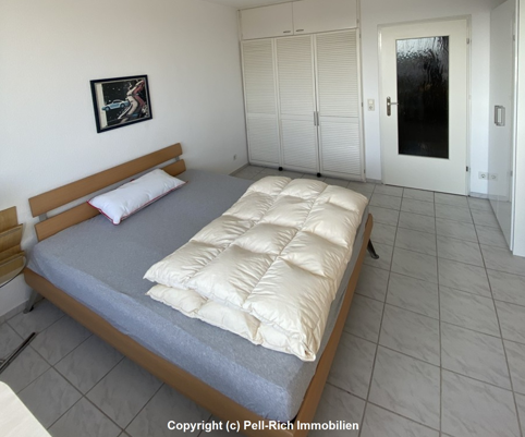 Vollständig möbliertes & gepflegtes Apartment mit Weitblick in der Weststadt! - Photo 1