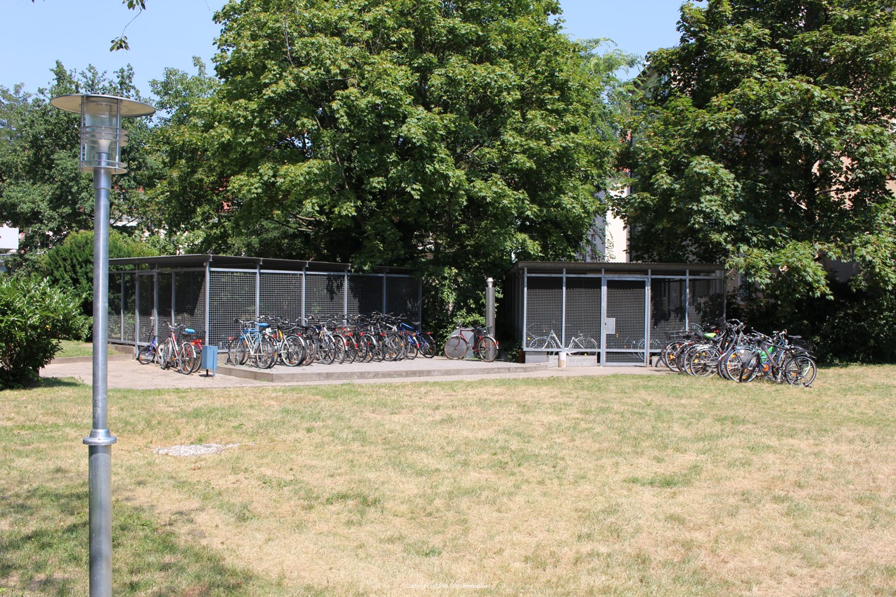 Vollständig möbliertes & gepflegtes Apartment mit Weitblick in der Weststadt! - Photo 4